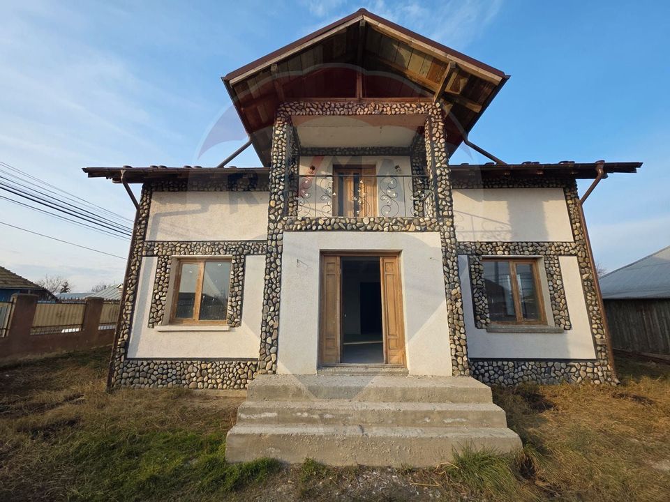6 room House / Villa for sale, Izvoare area