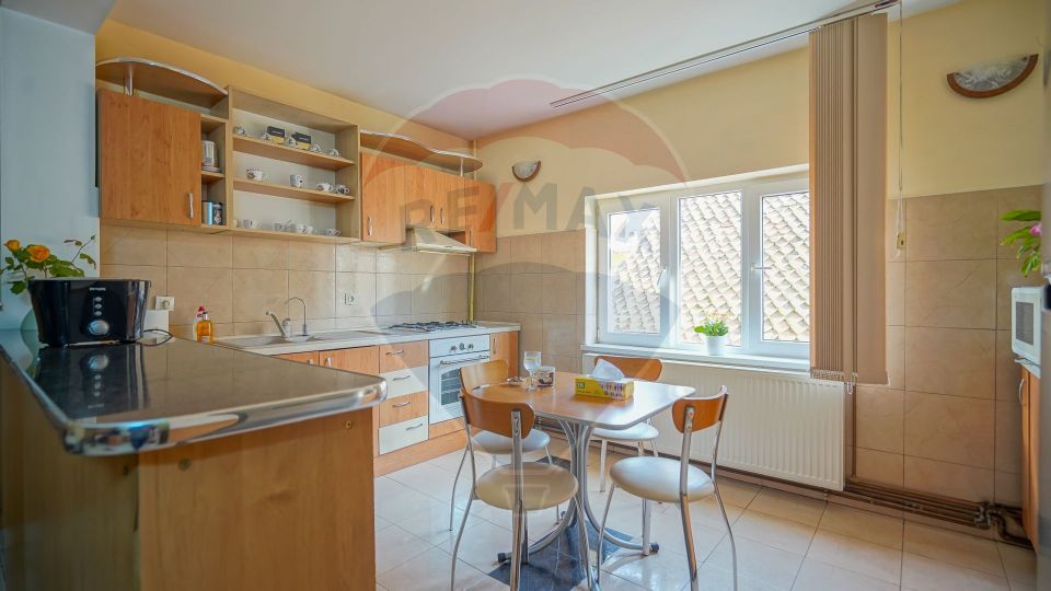 CASA CU SPATIU COMERCIAL SI PARCARE | PIATA UNIRII 12BIS BRASOV SCHEI