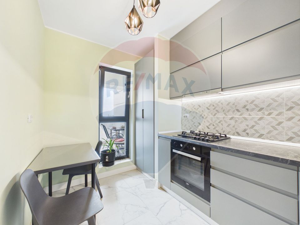 Apartament cu 3 camere de vânzare în zona Aviatiei