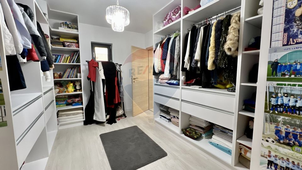 4 room House / Villa for sale