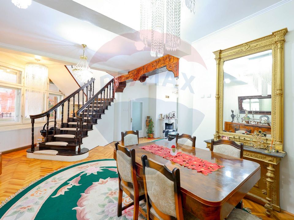10 room House / Villa for sale, Central area