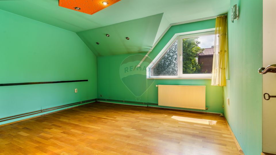 8 room House / Villa for sale, Gheorgheni area