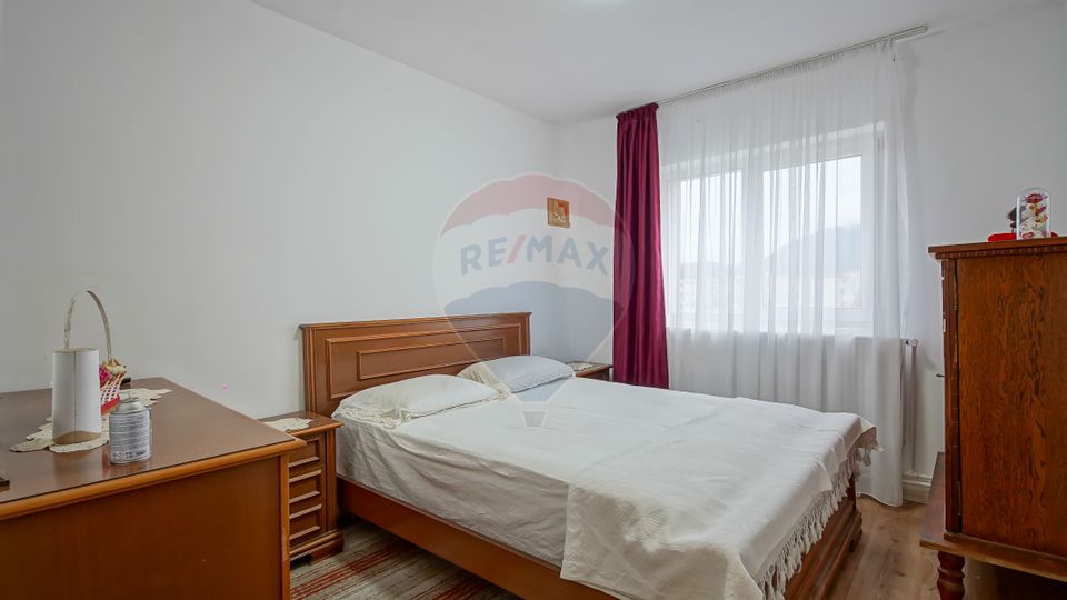 COMISION 0% | Apartament cu 3 camere | Decomandat | Tractorul Cerna |