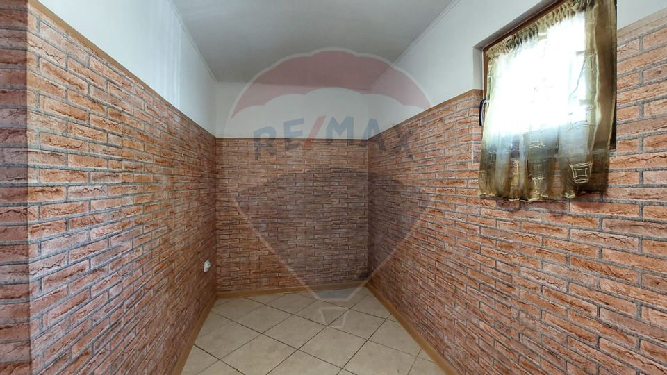 House for sale 3 rooms, individual courtyard, Sports Area, Colentina