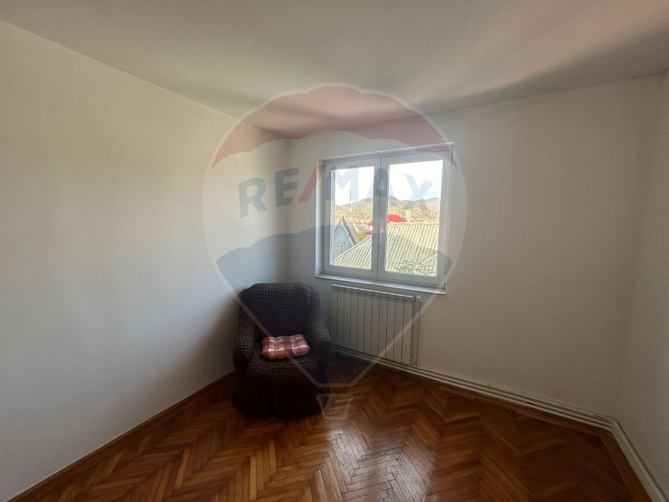 Apartament cu 3 camere de închiriat zona B.S. Delavrancea