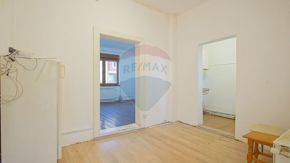 COMISION 0 Casă cu potențial excelent, teren 446 mp, Strada Fanionului