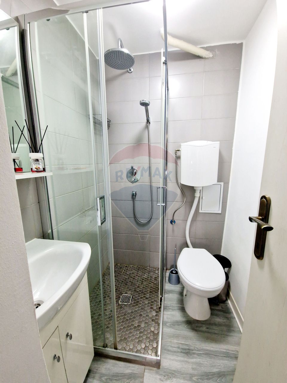Apartament cu 1 camere de vânzare în zona 1 Mai