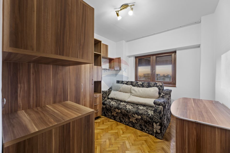 Apartament 3 camere de închiriat, 2 băi, balcon, Bdul. Revoluției