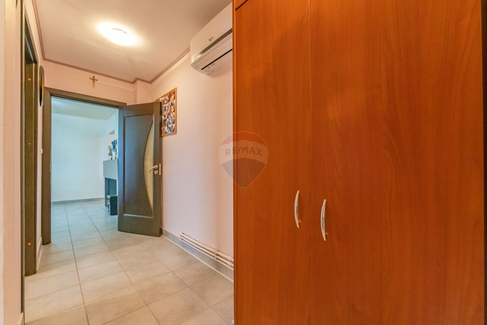 Apartament cu 3 camere - cartierul Tractorul | zona Cerna