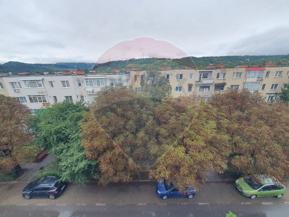 Apartament cu 2 camere de vanzare - Comanesti