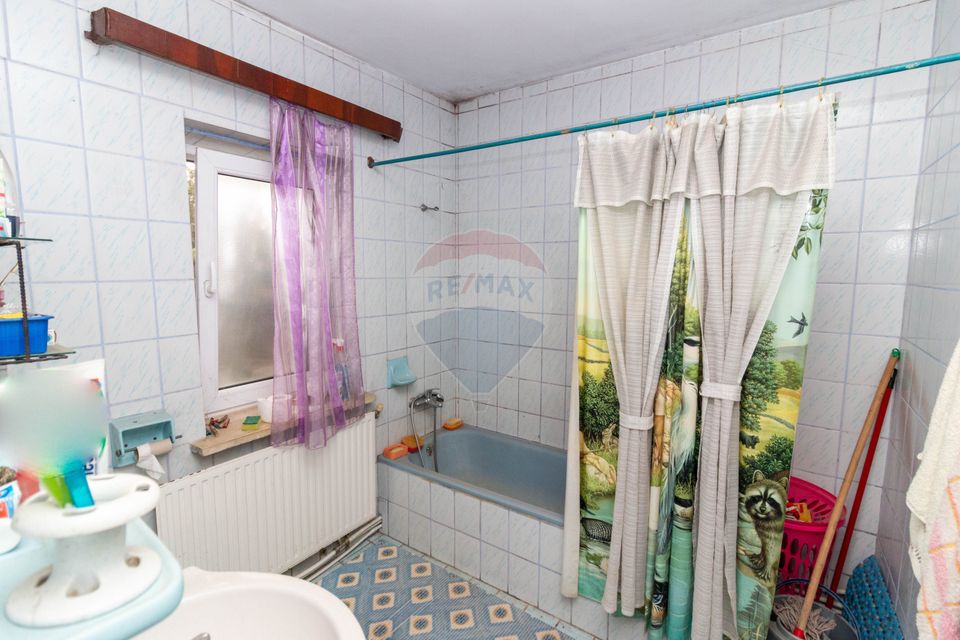 Villa with 7 rooms for sale in the Central area of Aleea Grivitei