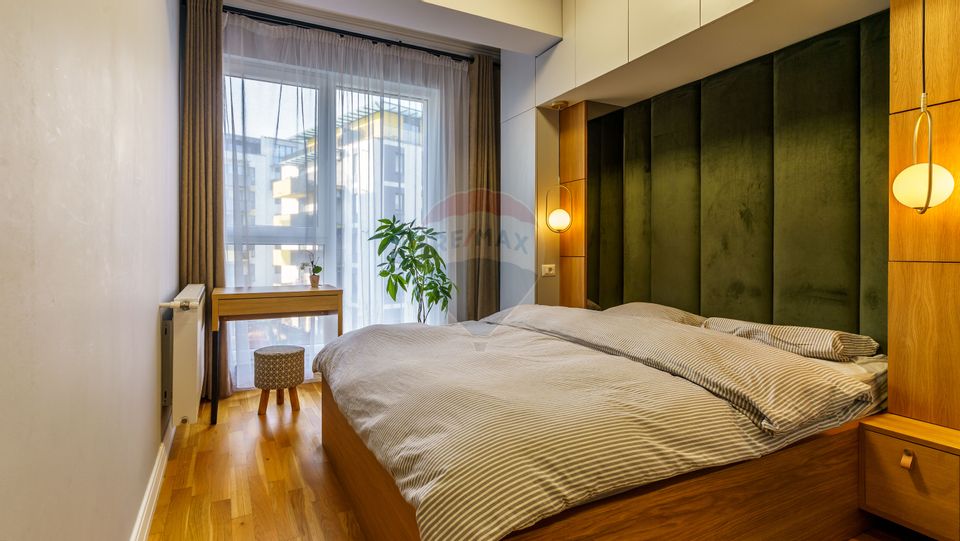 Apartament cu 3 camere de vânzare în zona Semicentral