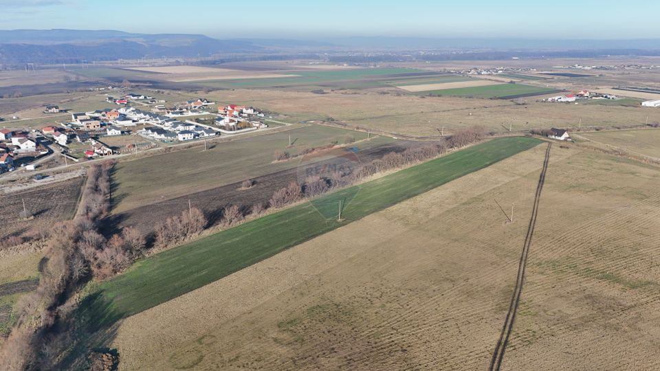 Teren extravilan cu potențial ridicat rezidential/industrial | Hărman