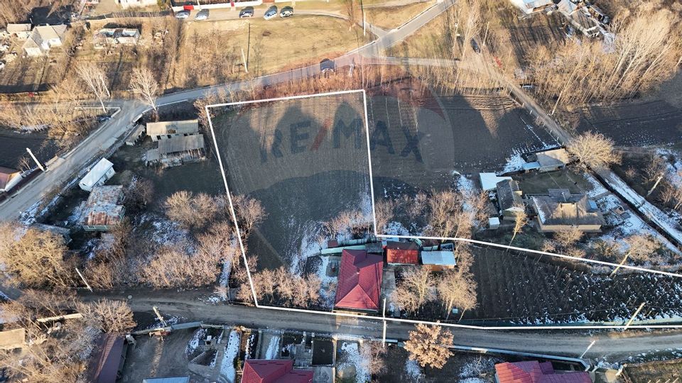 Casă cu teren de vanzare in Rugionasa iasi