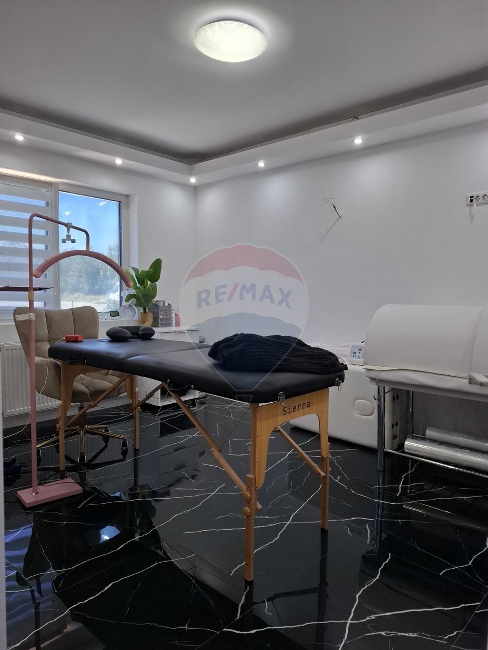 Spațiu comercial de vânzare –2 camere, parter, IDEAL PENTRU INVESTITIE