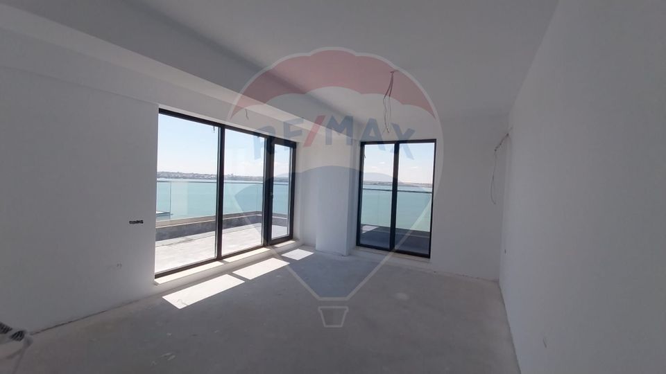 Penthouse de vanzare in Statiunea Mamaia lift privat