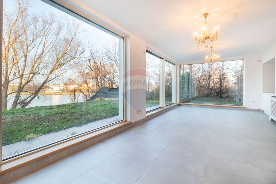 Vanzare Vila 5 camere cu terase mari si priveliste directa la lac