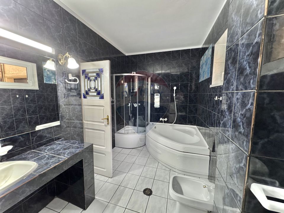 Casa / Vila cu 7 camere de vanzare în zona Domenii