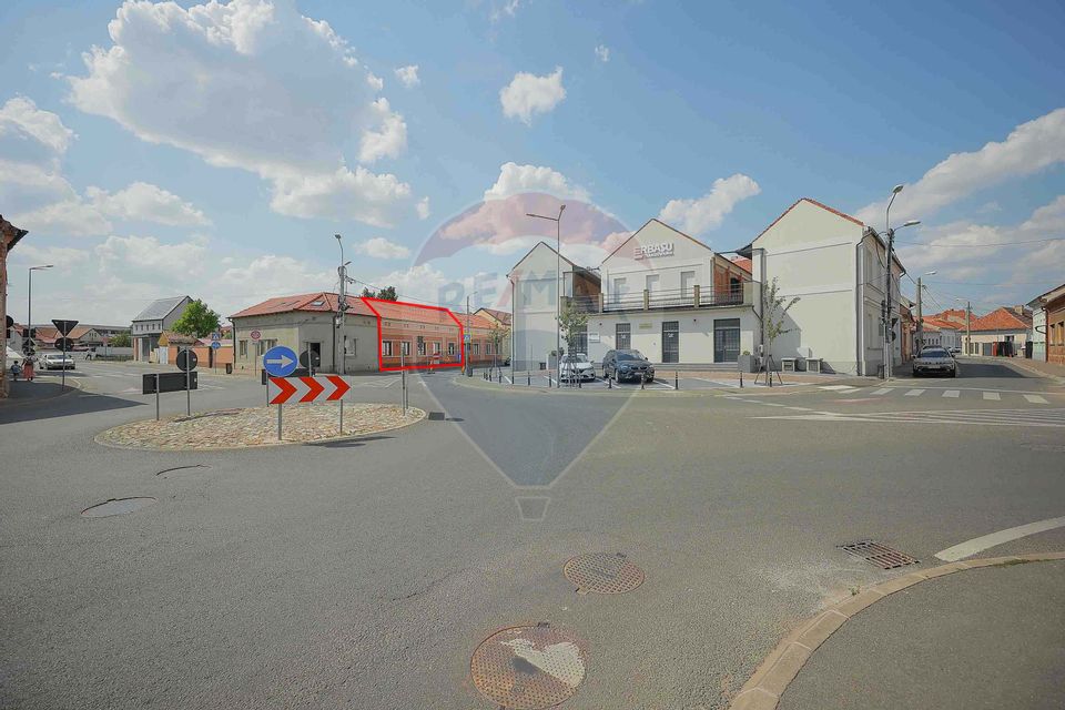 De vânzare Apartament cu 4 camere, lângă Podul Centenarului