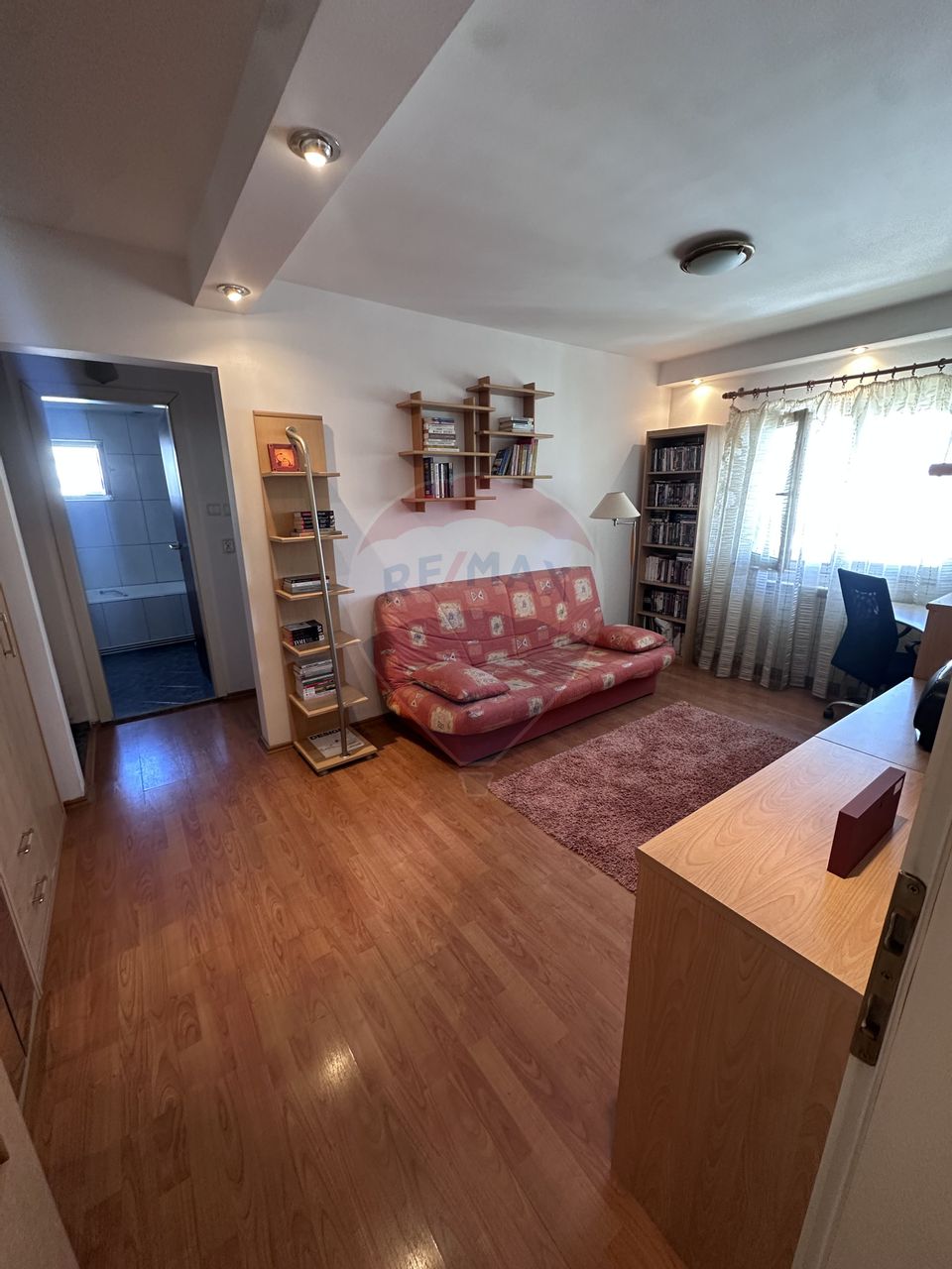 Apartament cu 3 camere de vânzare în zona Baneasa