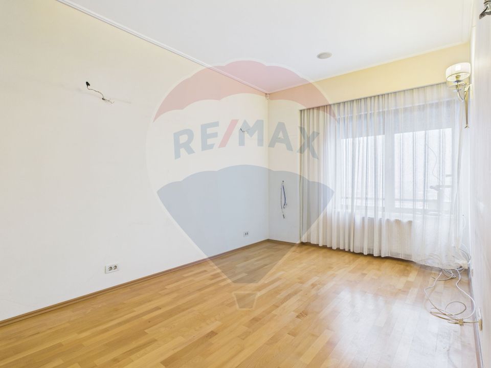 5 room Apartment for sale, Stefan cel Mare area