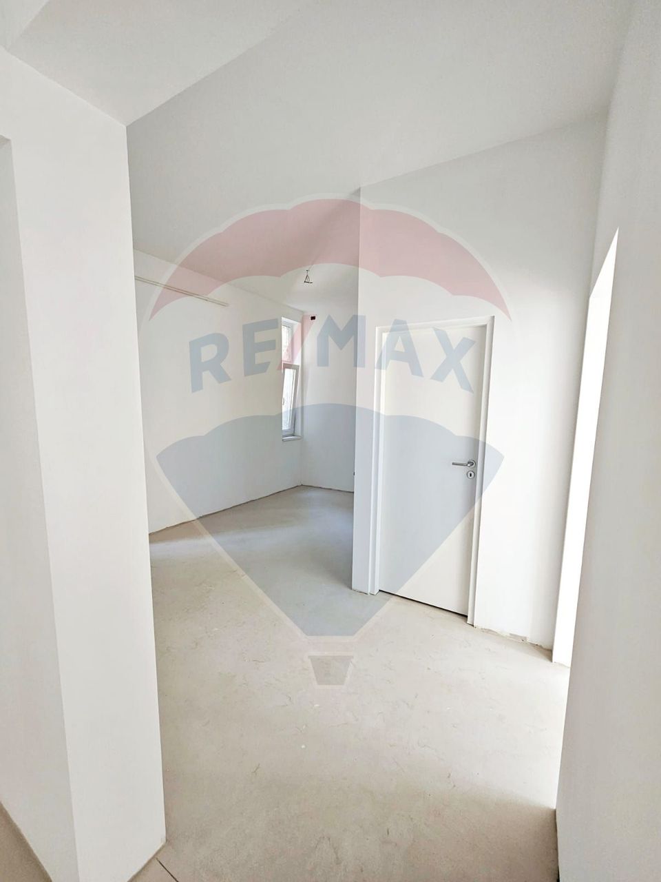 103sq.m Commercial Space for rent, Central area