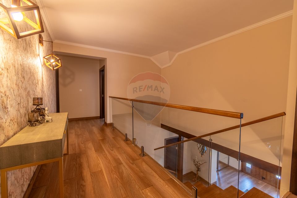 Proprietate exclusivista de vanzare: 2 case | 9 camere | 2000 mp teren