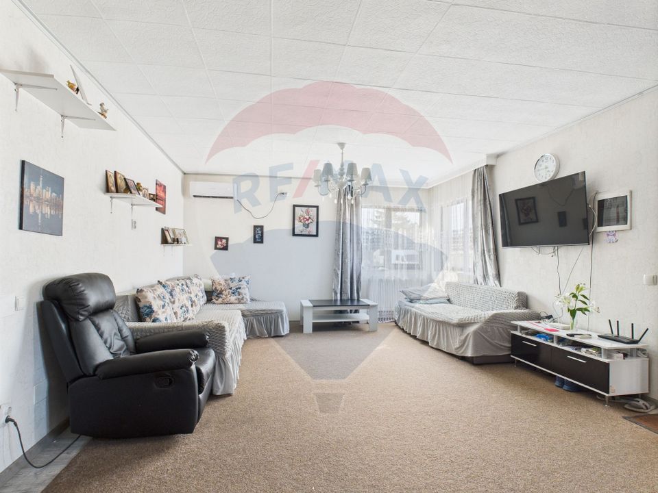 5 room House / Villa for sale, Est area