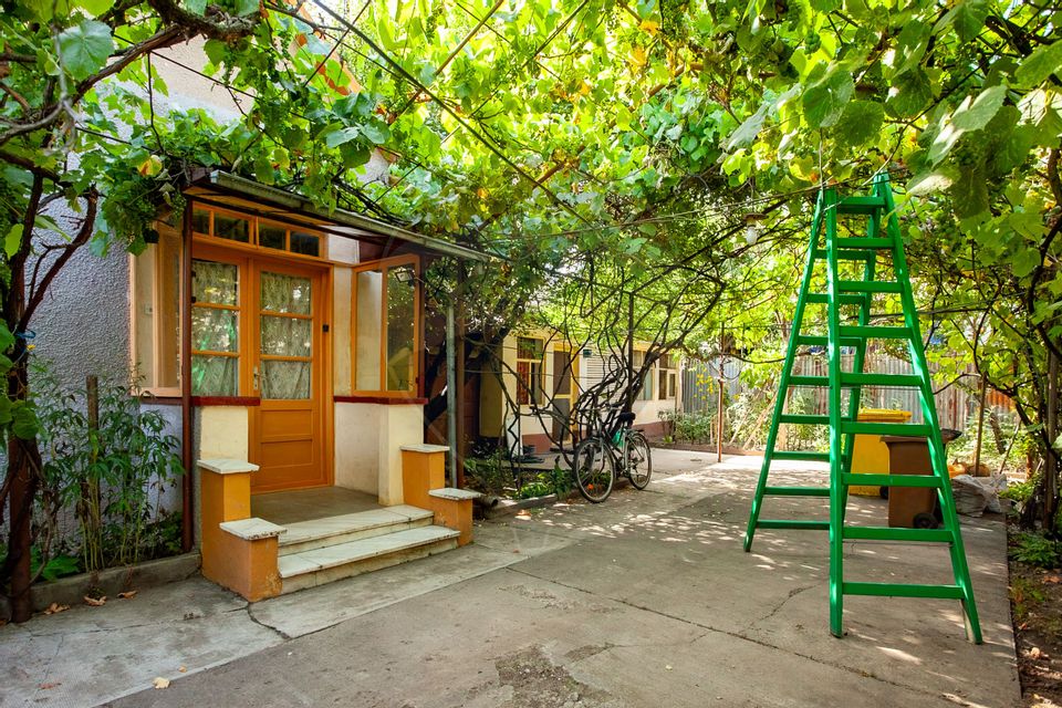 4 room House / Villa for sale, Periferie area