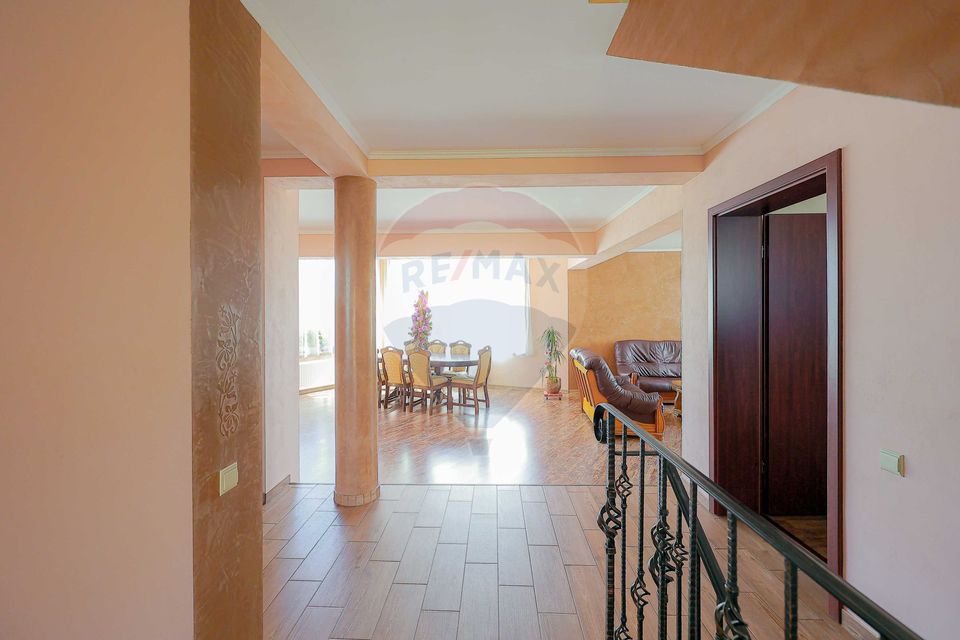 6 room House / Villa for sale