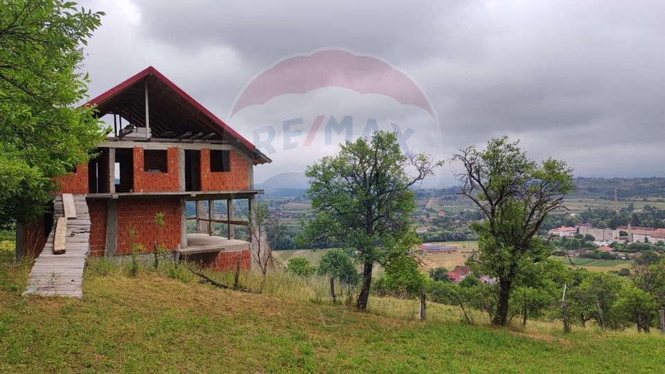 Casă de vacanta cu 6 camere de vanzare Suncuius