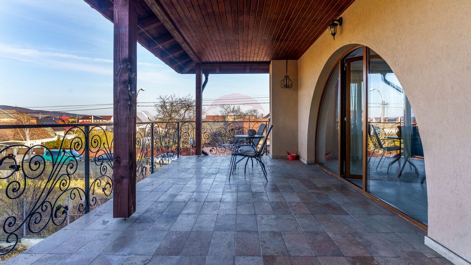 Casă / Vilă cu 4 camere de închiriat în zona Nord-Vest, Comision 0%