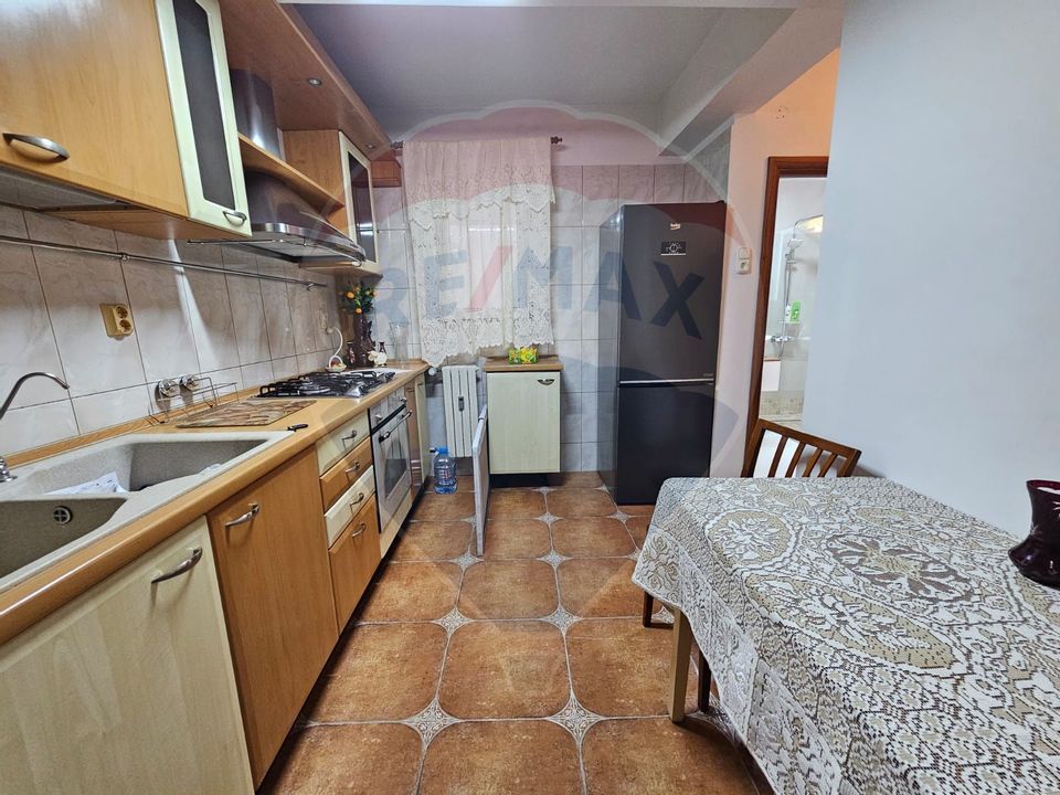 Apartament cu 2 camere de închiriat în centru