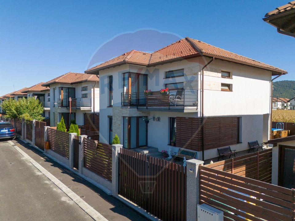 Vila mobilata modern, piscina, zona de interes Ghimbav!