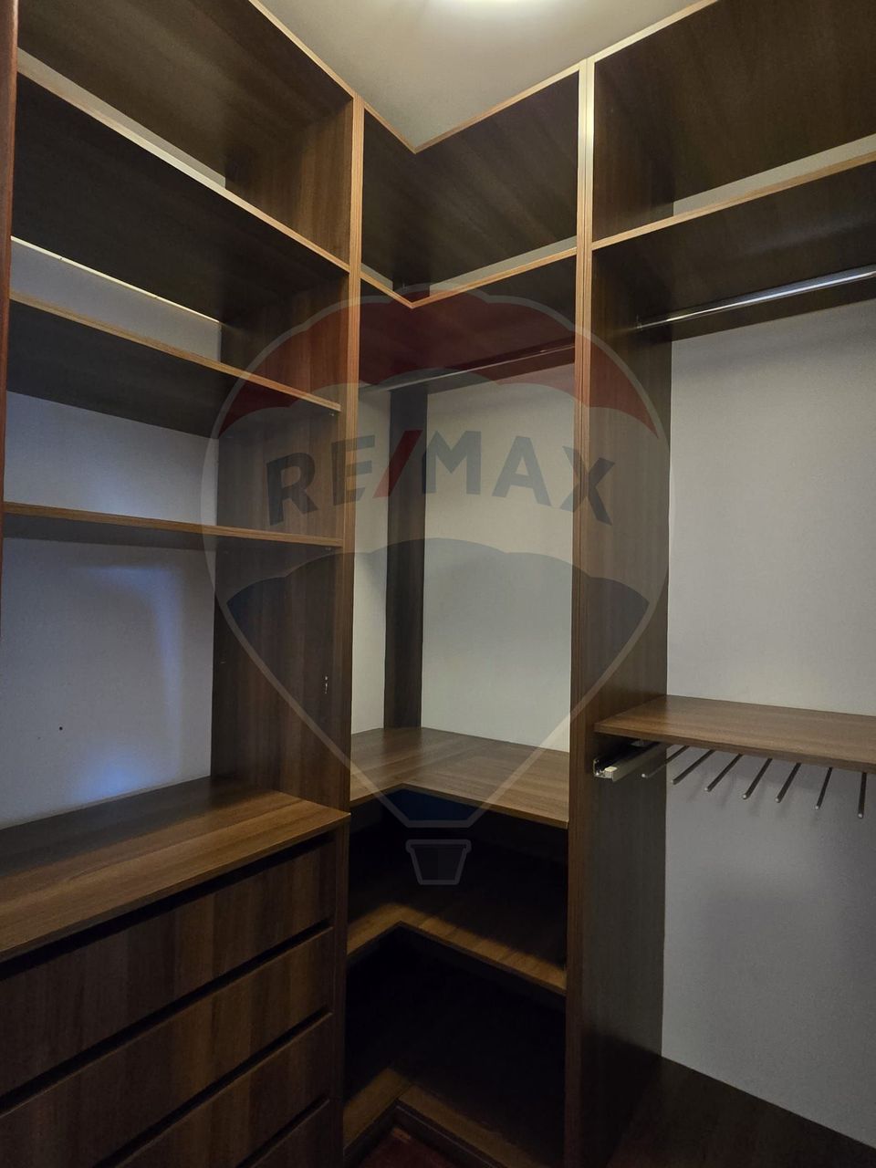 Inchiriere Apartment 4 camere Complex Liziera Pipera