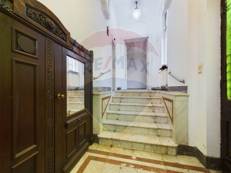De vanzare un spațiu comercial 5 camere Ultracentral