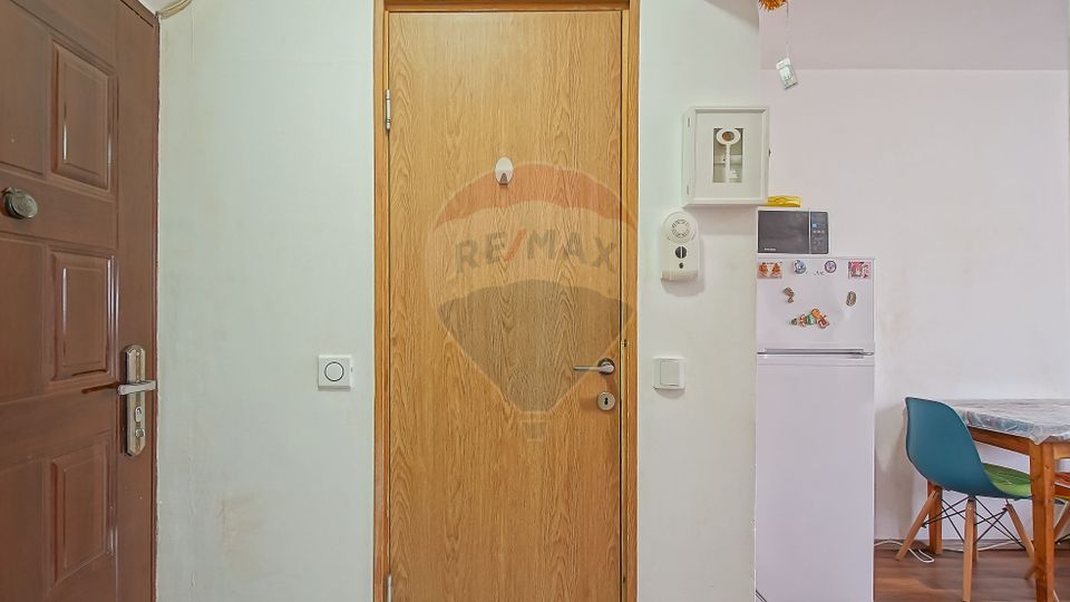 Comision 0% | Cameră 21 mp – Str. Înfrățirii, Brașov