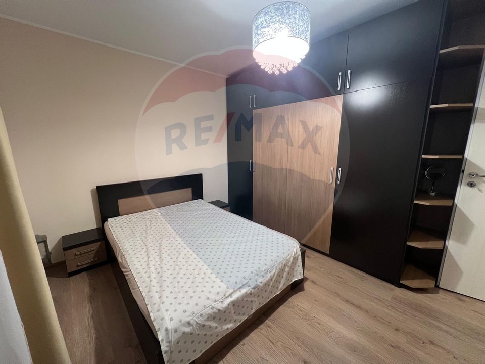 De Închiriat  Apartament 2 camere+ Garaj  zona Centralā