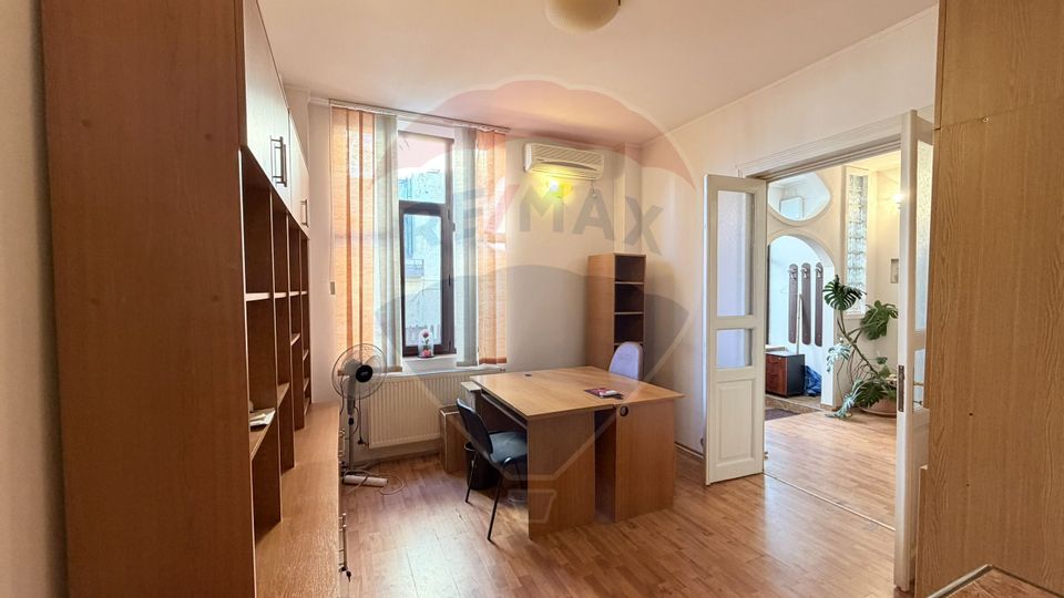 4 room House / Villa for sale, Central area