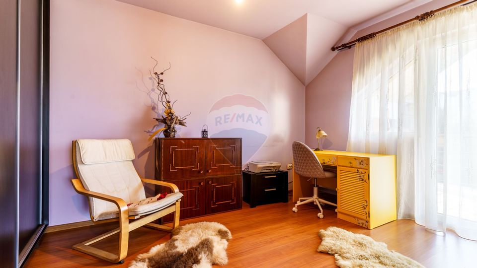 Casă / Vilă cu 5 camere de închiriat, Comision 0%