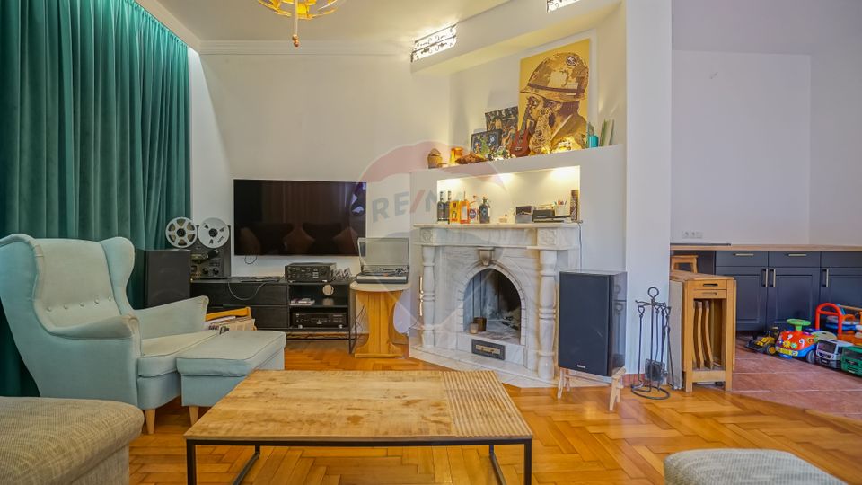 7 room House / Villa for sale, Brasovul Vechi area