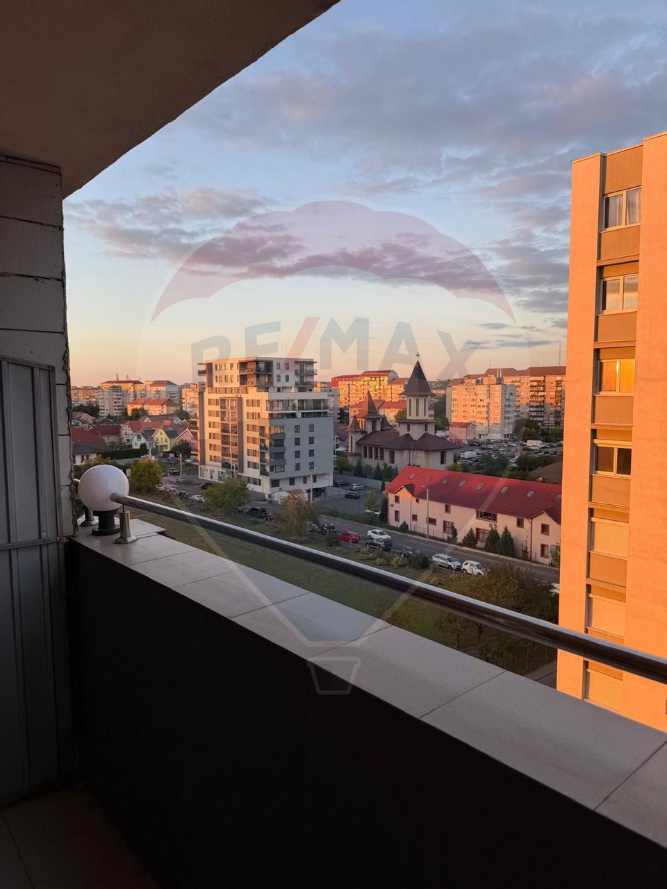 De vanzare apartament cu 2 dormitoare si living open space în Nufarul