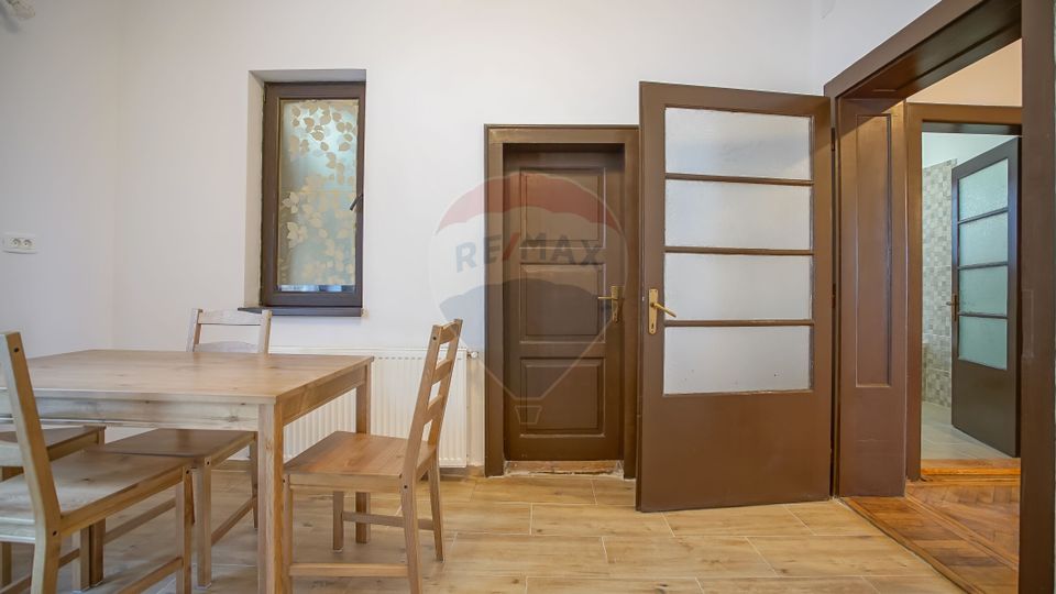 Apartament cu 3 camere în casă cu grădină Drumul Poienii