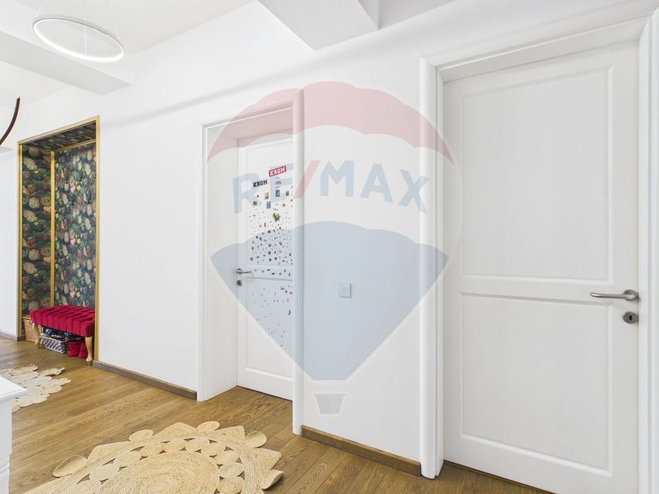 5 room Apartment for sale, Magheru area