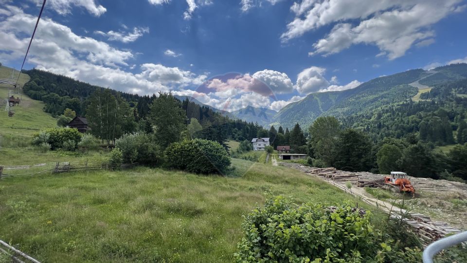 Land 2,770sqm Borsa / Strada Bradet