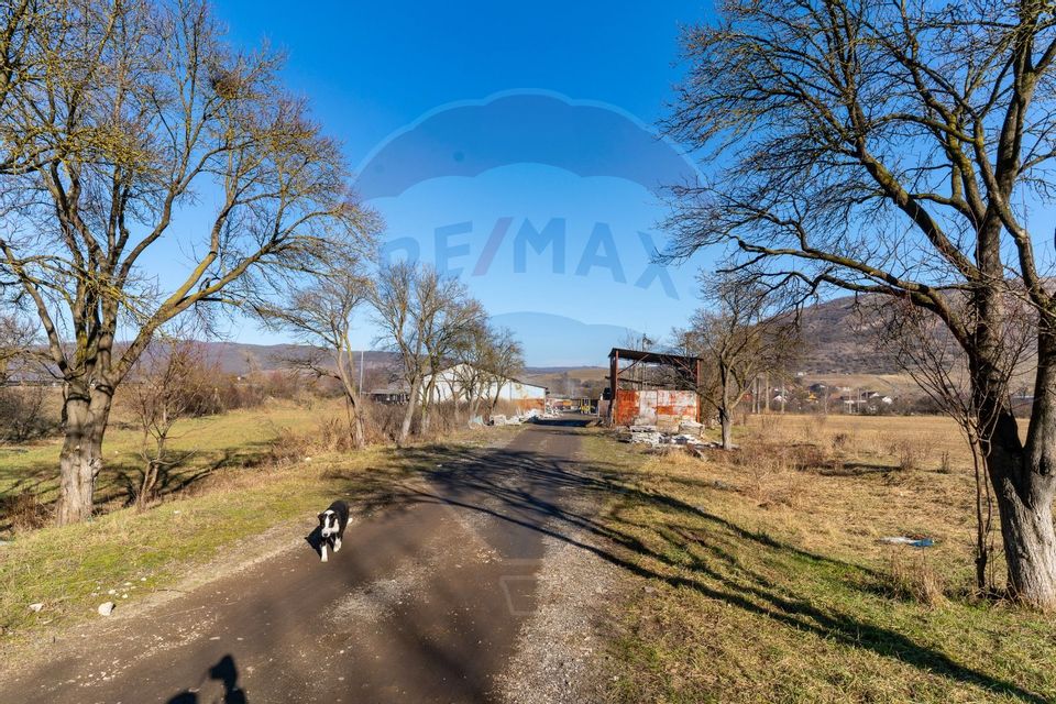 750sq.m Commercial Space for sale