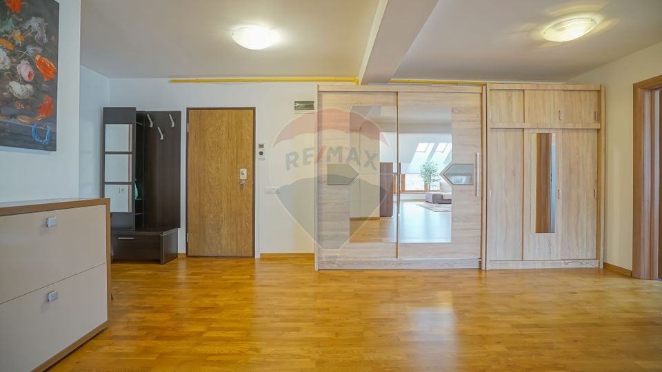 REZERVAT ! Apartament lux 3 camere