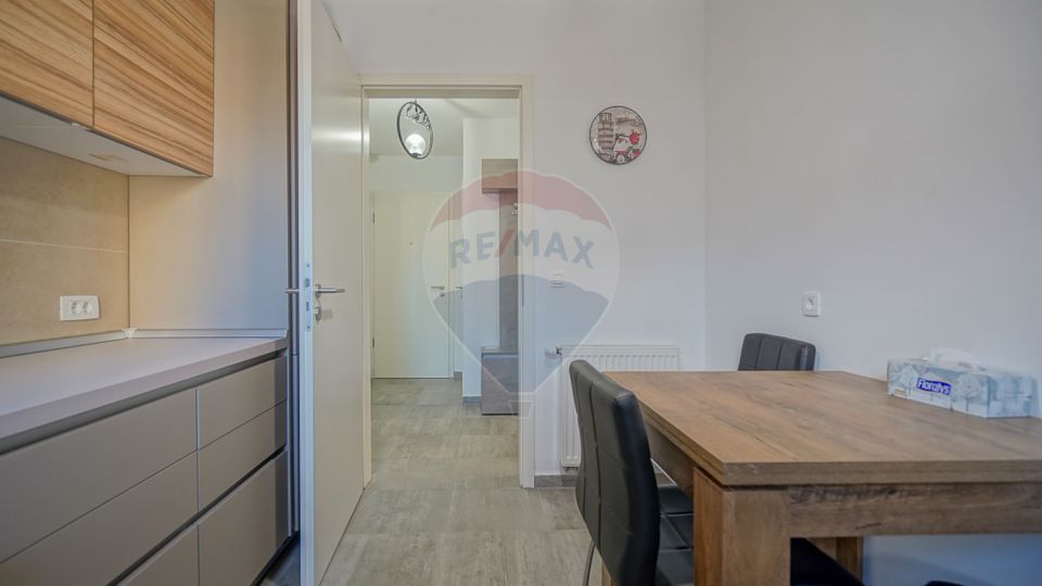 2 room Apartment for rent, Tractorul area