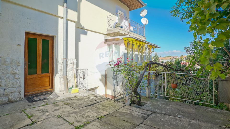 Corp de casă cu 2 apartamente și curte individuală, str. Făgetului