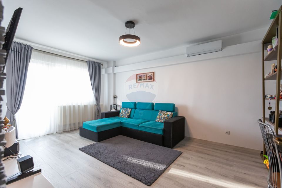 Apartament cu 3 camere de vânzare în zona Ultracentral